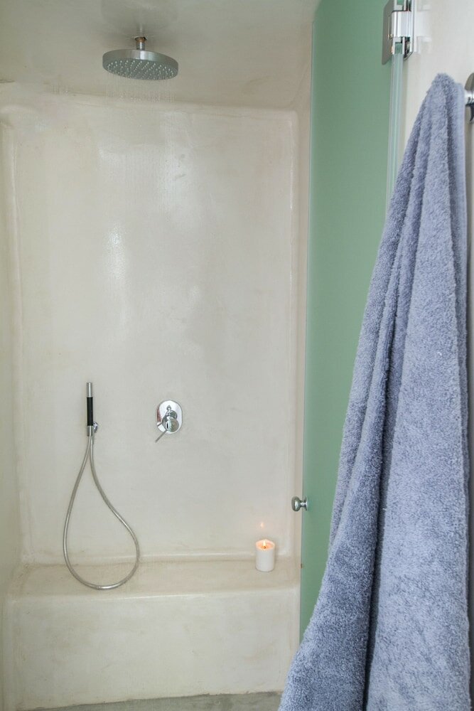 Фото Hector Cave House