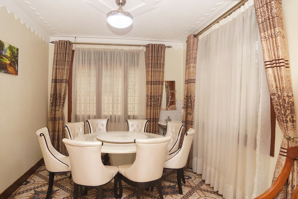 Фото Entebbe Travelle'rs Inn