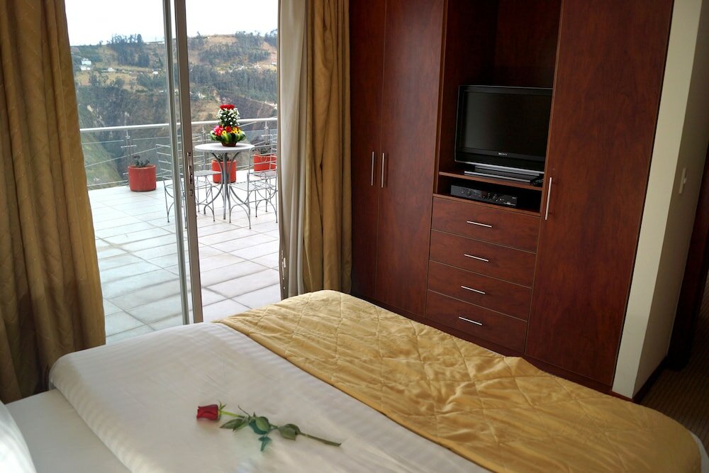 Фото Hotel Stubel Suites and Cafe