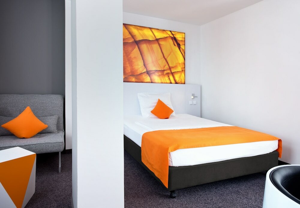 Фото Wyndham Garden Düsseldorf City Centre Königsallee