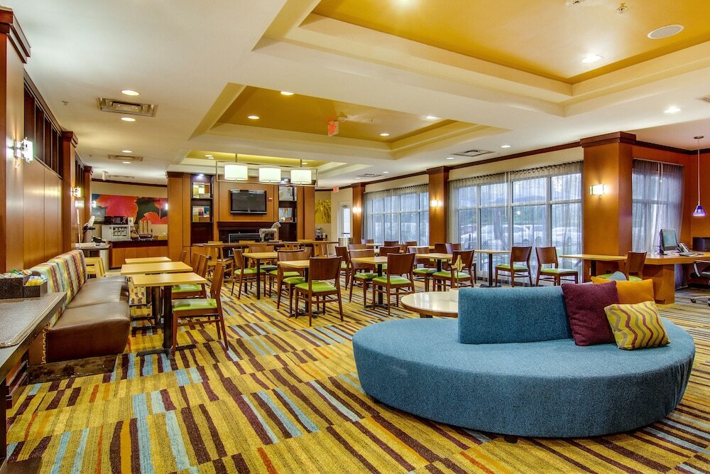 Фото Fairfield Inn and Suites by Marriott