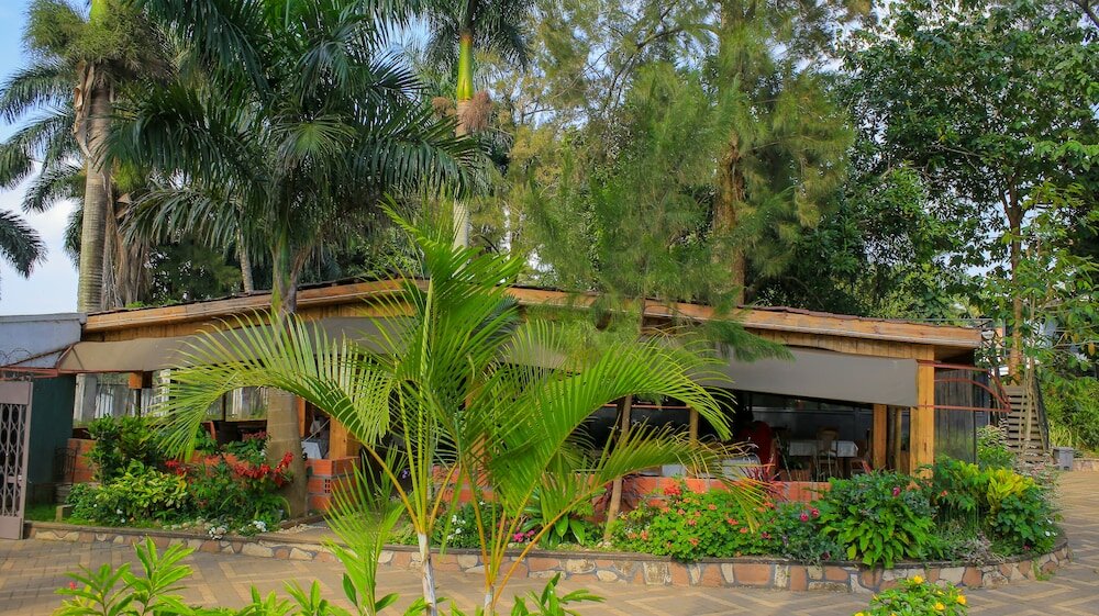 Фото Saffron Beach Bistro & Cottages