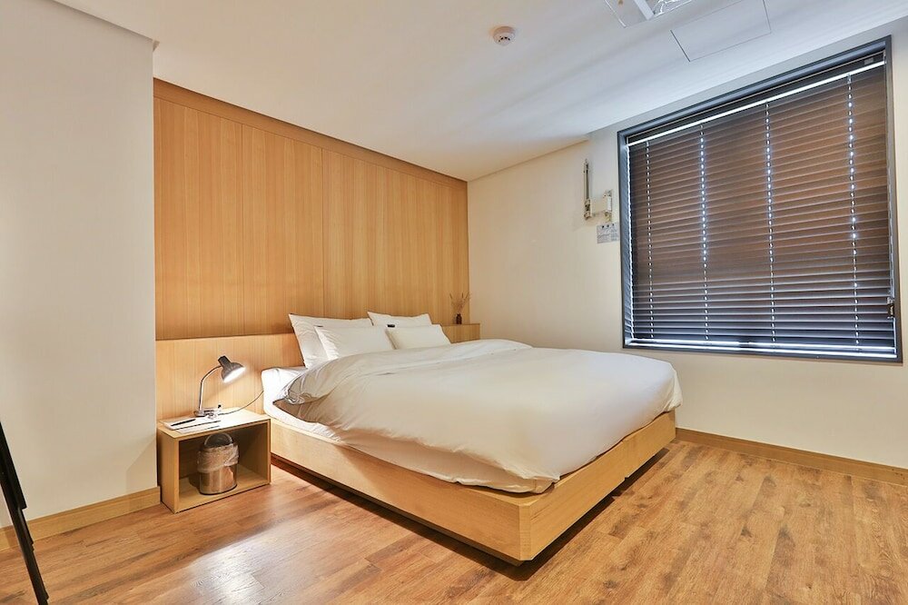 Фото Jongno Makers X Pretty Hotel