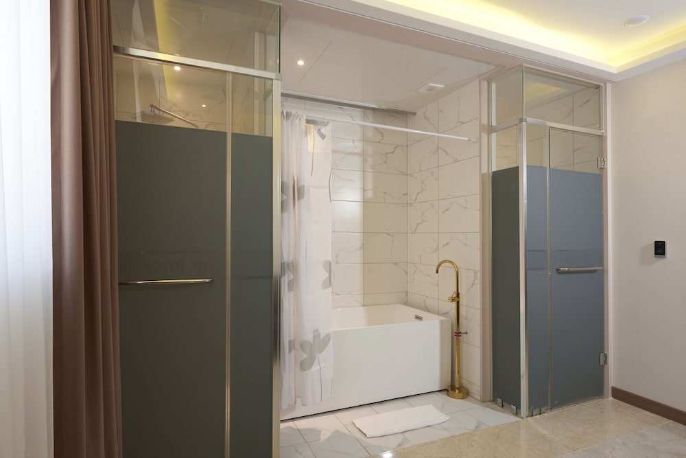 Фото Benikea Yangsan Hotel