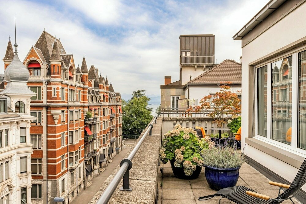 Фото Neues Schloss Privat Hotel Zurich, Autograph Collection