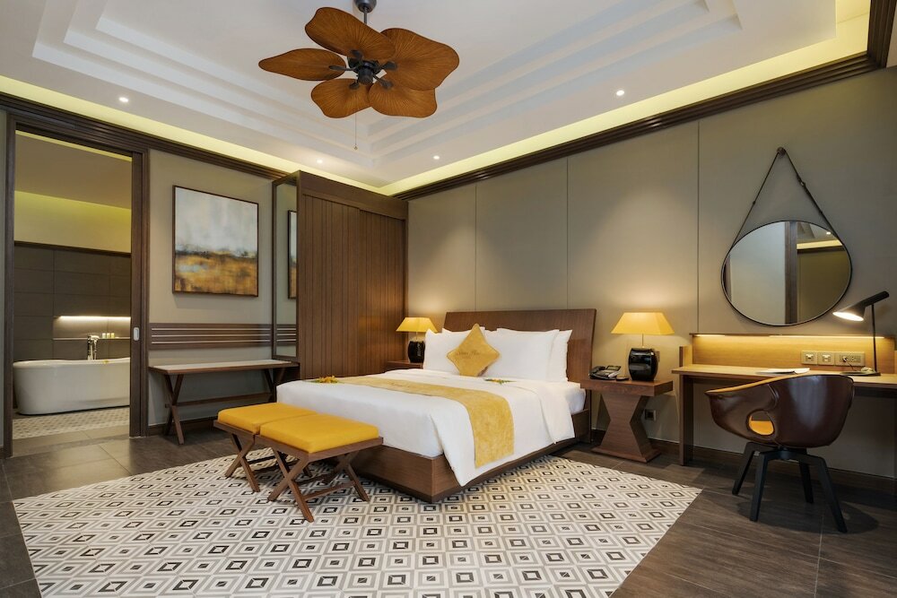 Фото Senna Hue Hotel