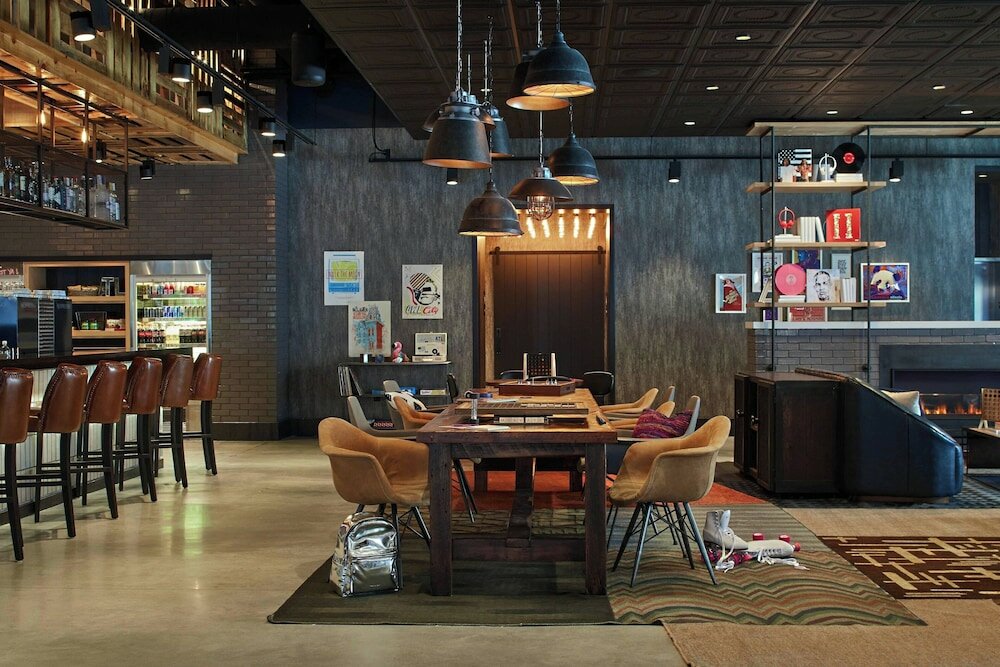 Фото Moxy Atlanta Midtown