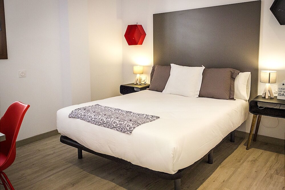 Фото Hostemplo Sagrada Familia