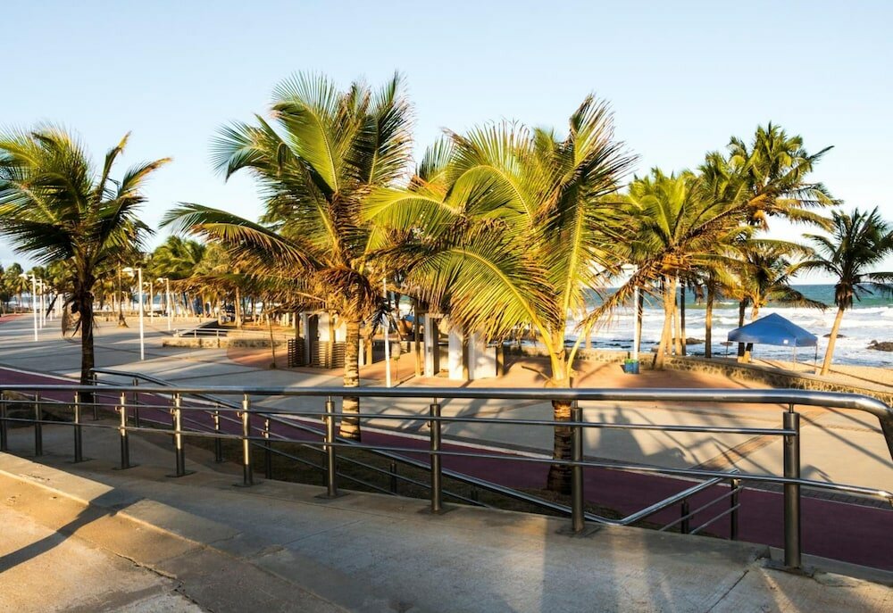 Фото Farol de Itapuã Praia Hotel