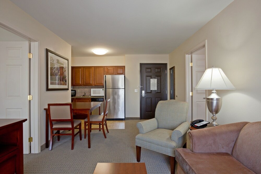 Фото Staybridge Suites Palmdale, an Ihg Hotel