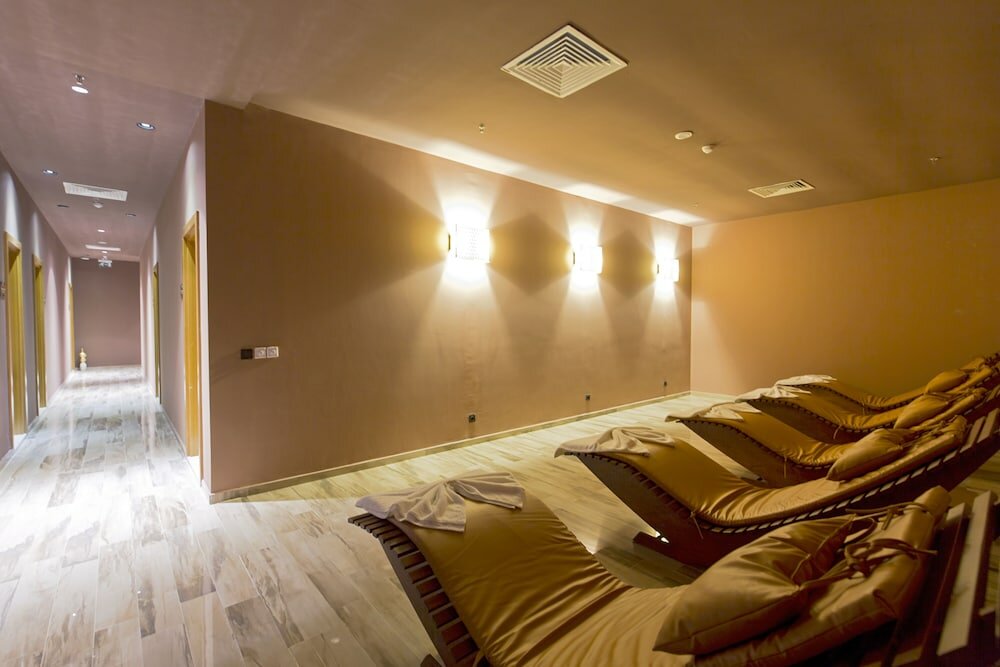 Фото Euphoria Batumi Convention & Casino Hotel