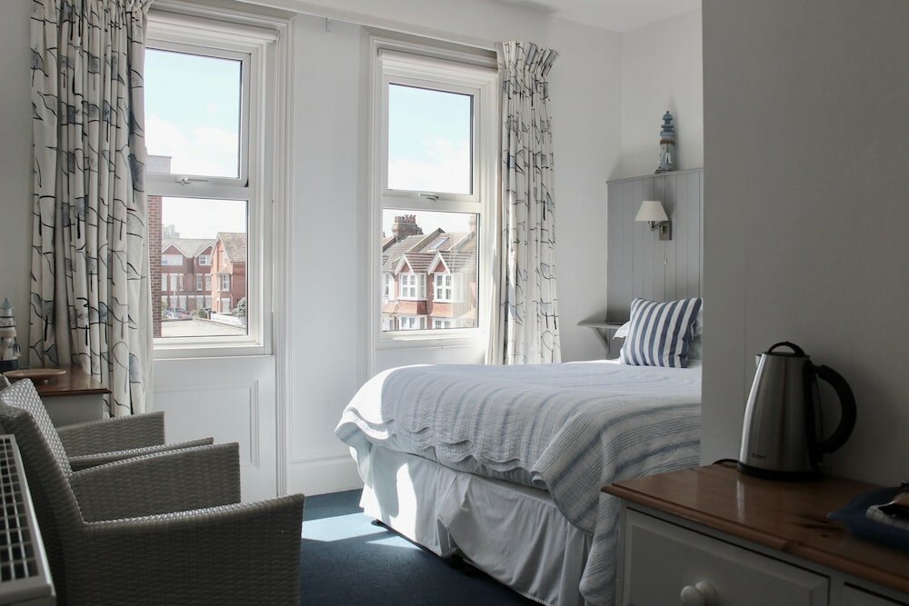 Фото The New England