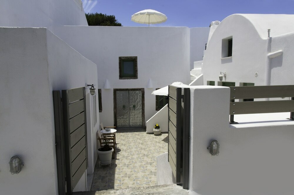 Фото Ayoba Santorini
