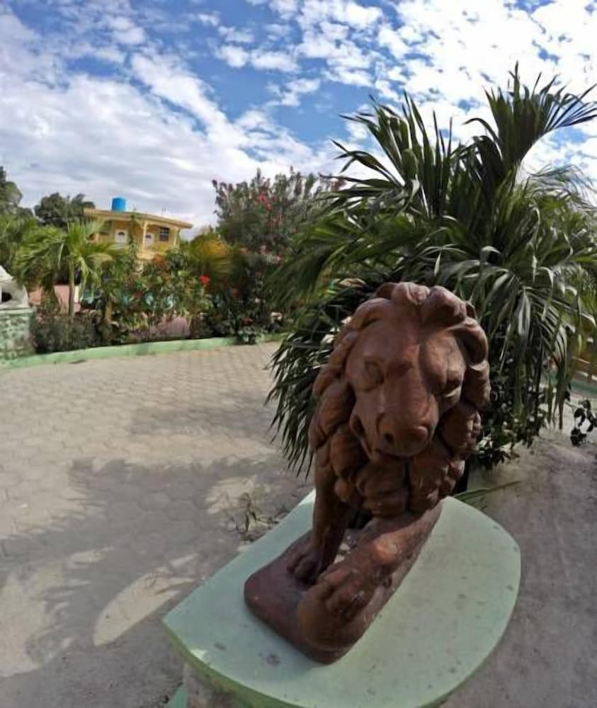 Фото La Cayenna Hôtel et Restaurant