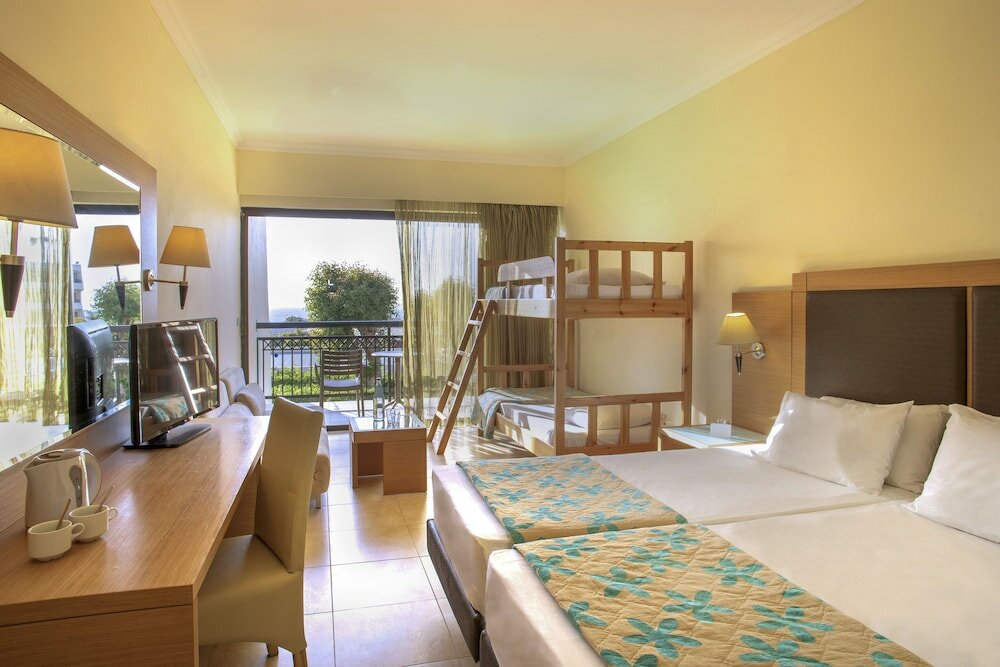 Фото Sol Cosmopolitan Rhodes - All inclusive