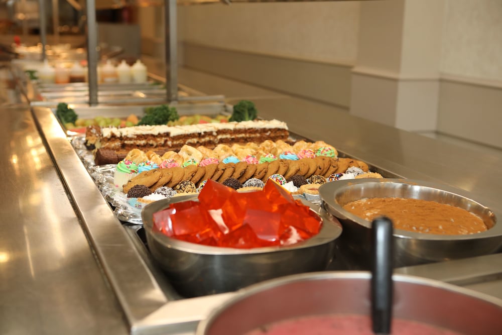 Фото Continental Inn & Suites