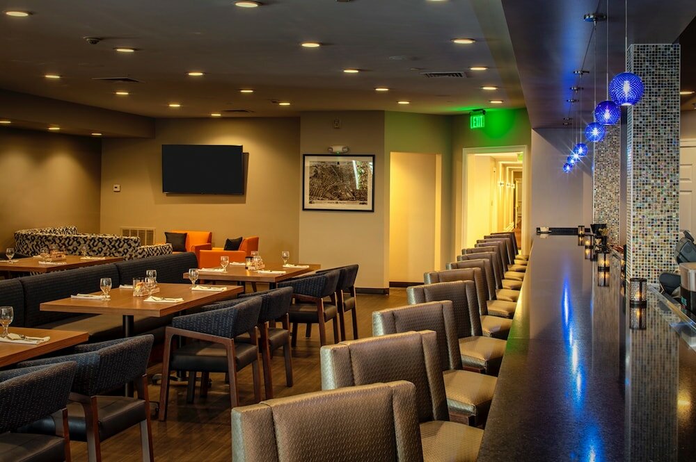 Фото Collegian Hotel & Suites Trademark Collection by Wyndham