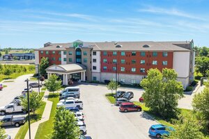 Гостиница Holiday Inn Express and Suites Kansas City Airport, an Ihg Hotel