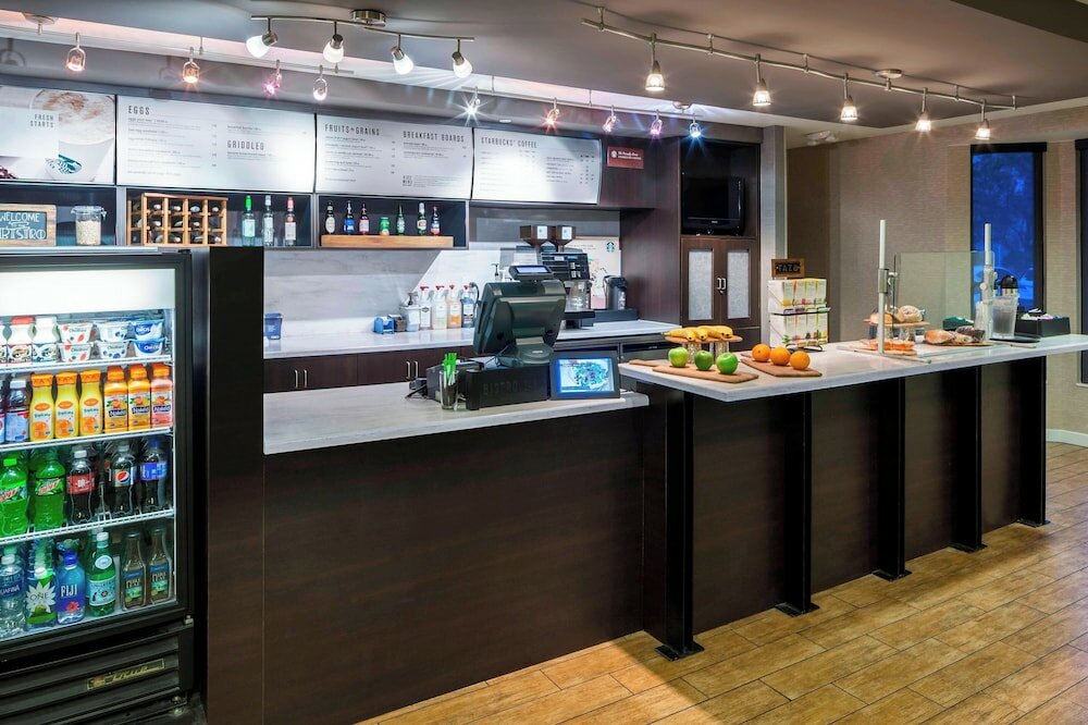 Фото Courtyard by Marriott Pensacola