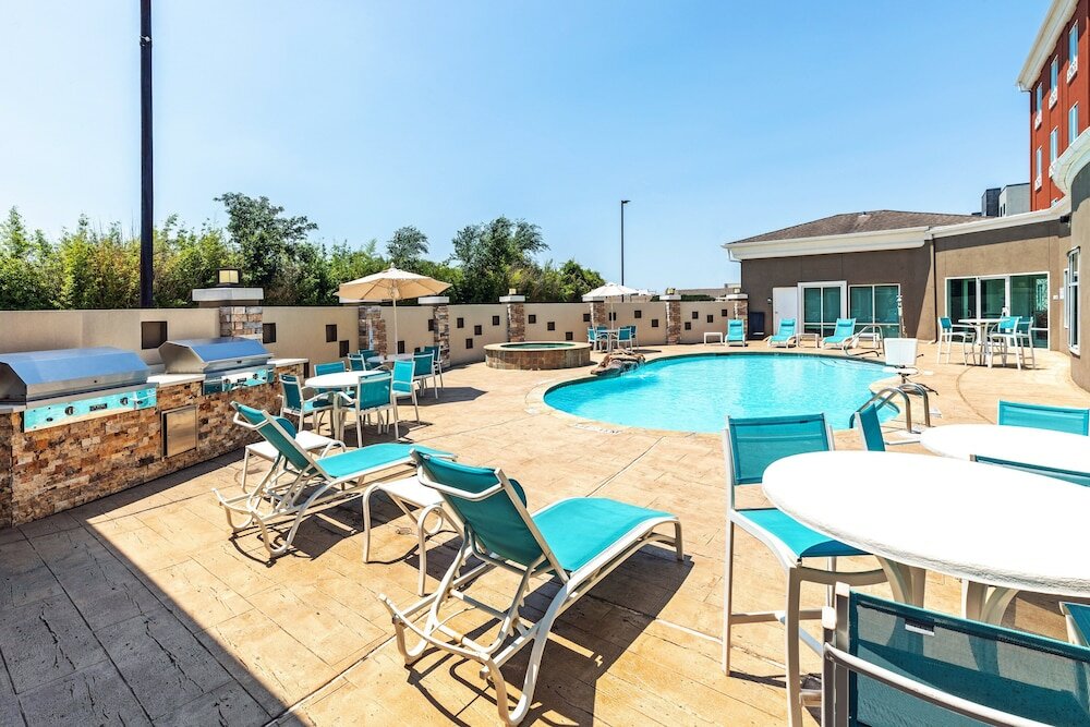 Фото Holiday Inn Express Hotel & Suites - Houston Space Center, an Ihg Hotel