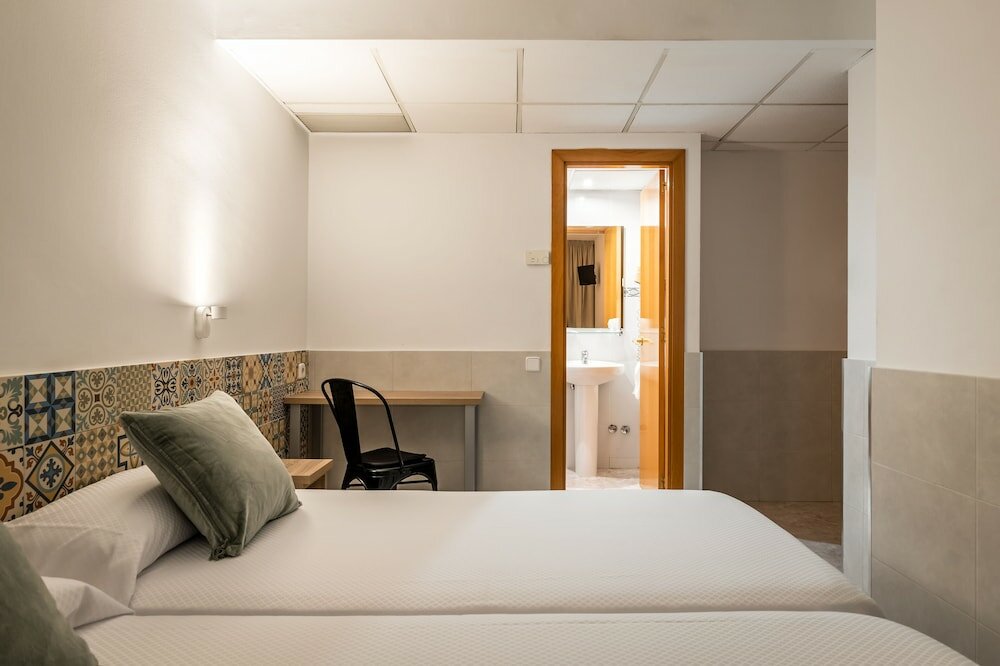 Фото Hostal Baler