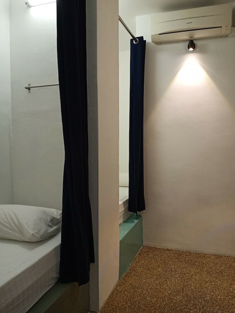 Фото Beds In Garden Hostel Sdn Bhd