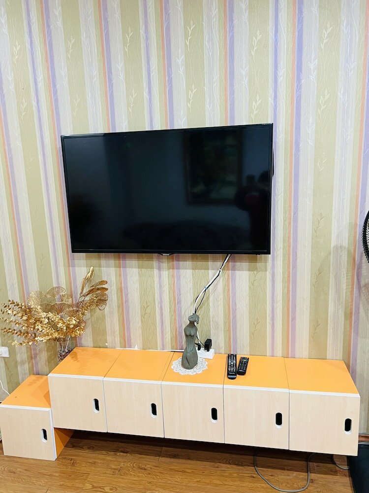 Фото Westlake Tay Ho Hotel