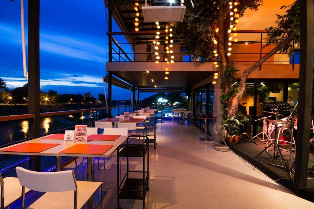 Фото Dragon River Avenue Hotel