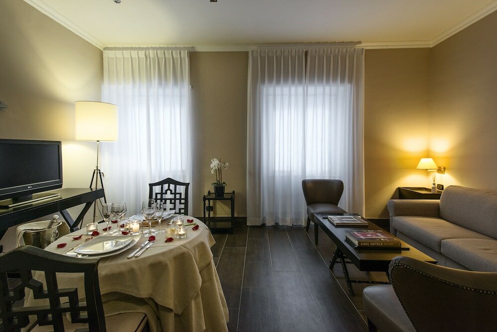 Фото Ambasciatori Place Hotel