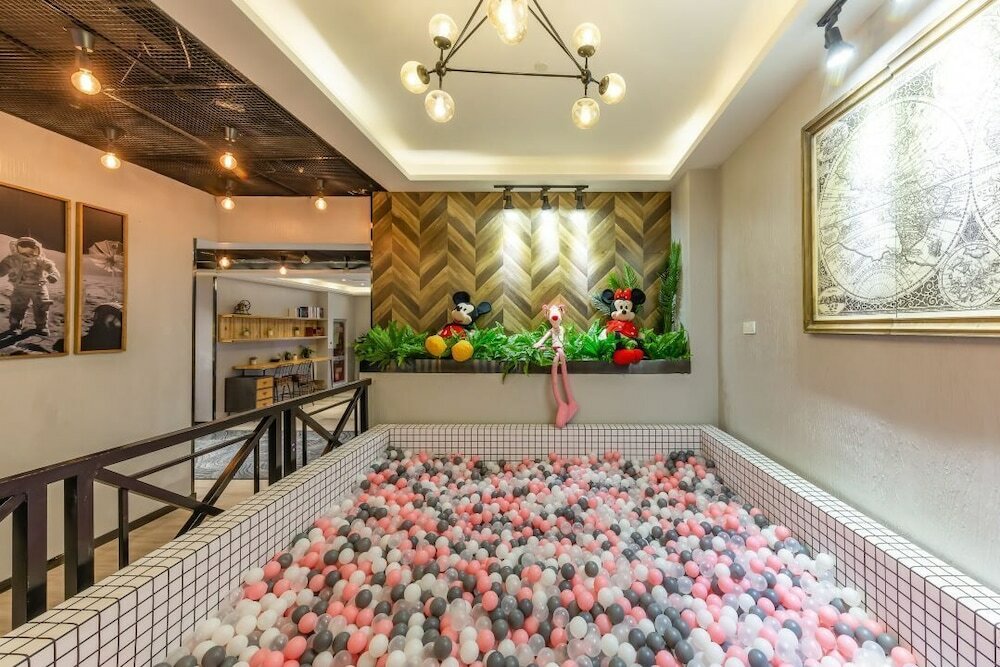 Фото Shanghai Vintage Hotel Disneyland Branch