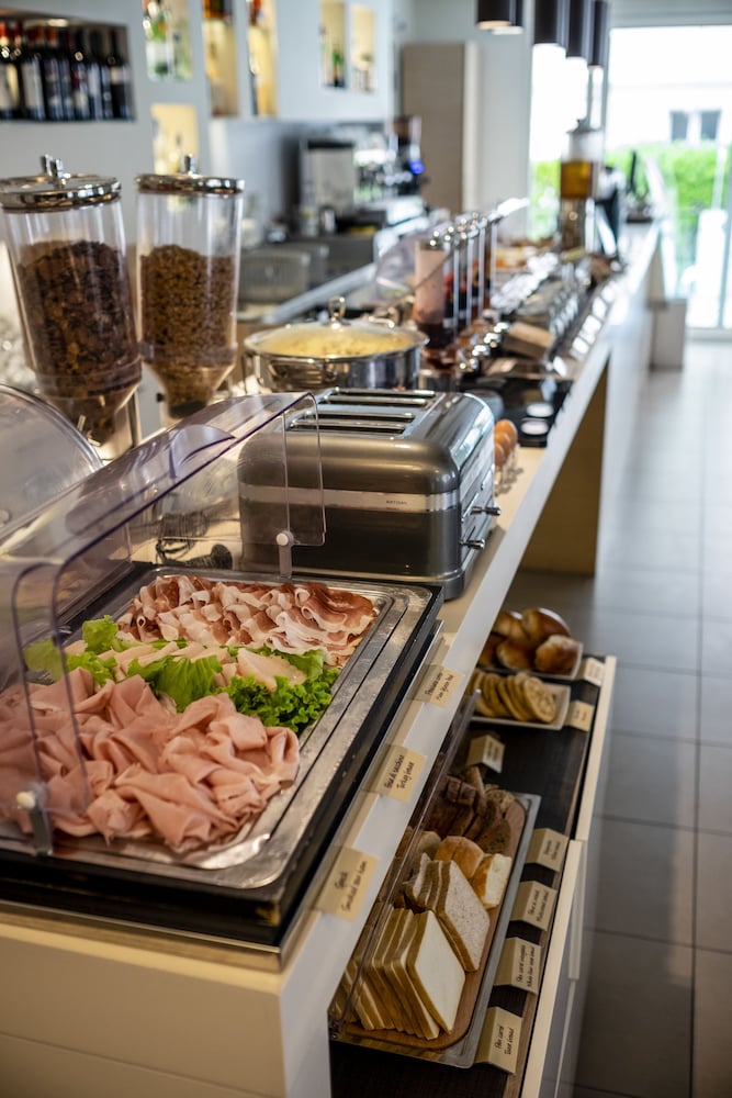 Фото Le Rose Suite Hotel