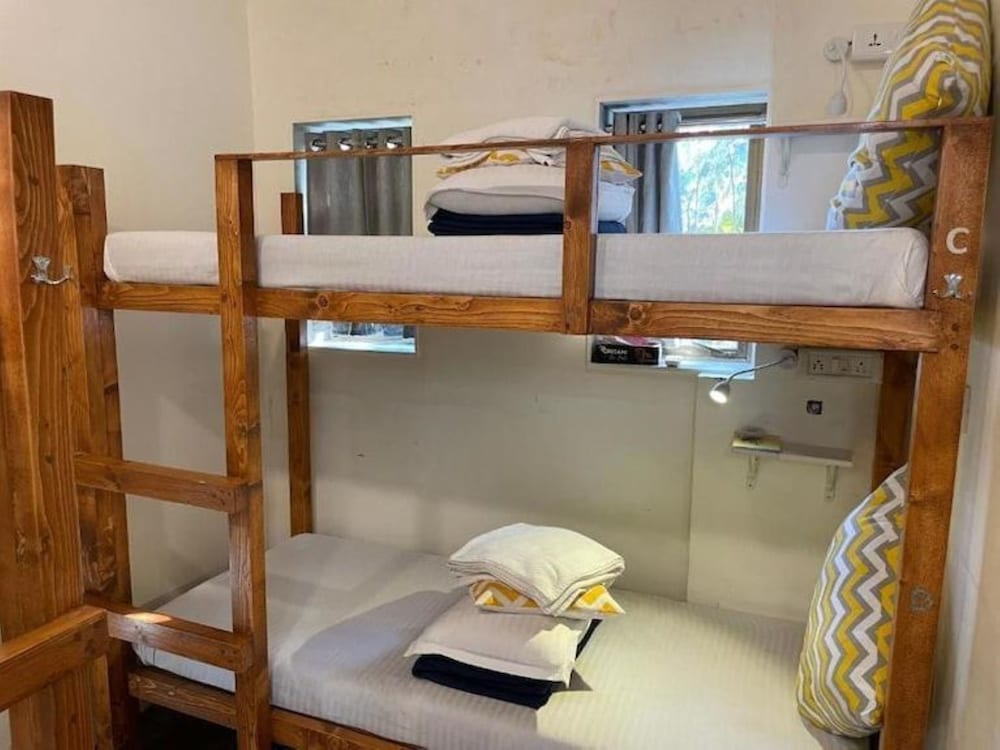 Фото Locomo Hostel - Mumbai