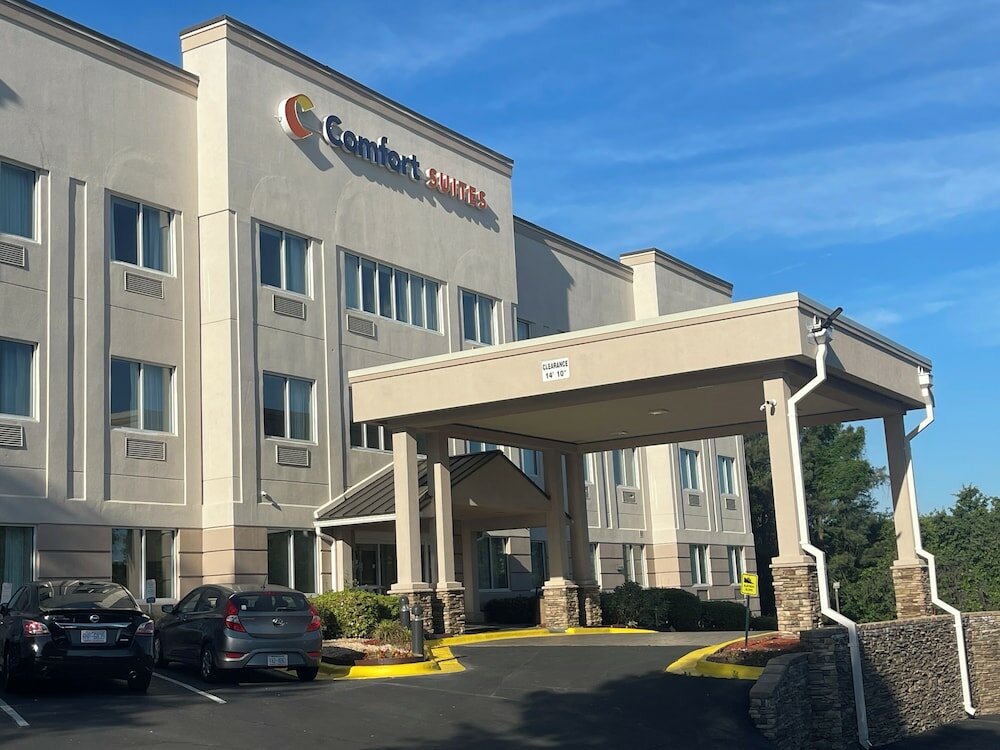 Фото Comfort Suites Raleigh Walnut Creek