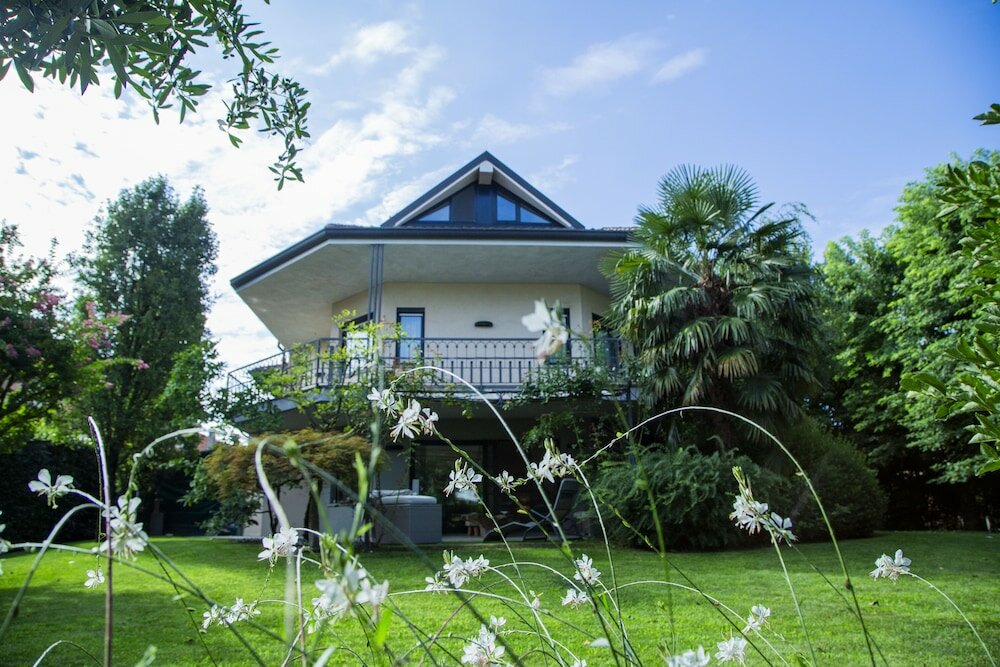 Фото Like Home - Boutique Hotel