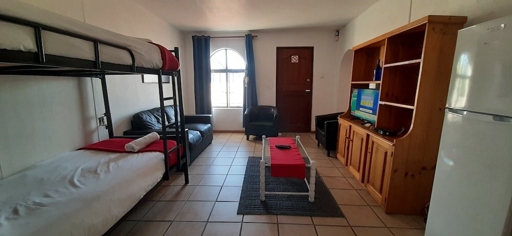 Фото Oom Piet Self Catering Accomodation