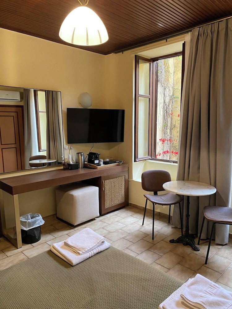 Фото Helena Hotel