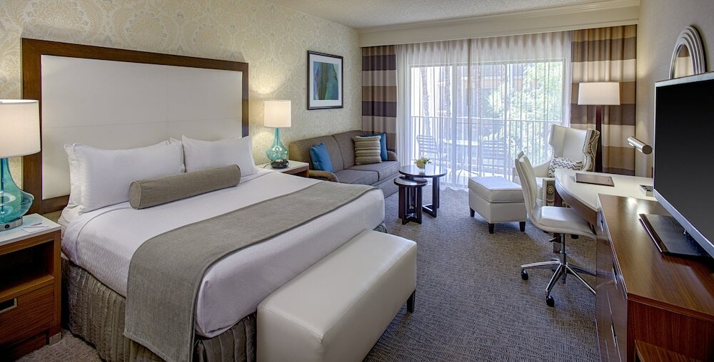 Фото Crowne Plaza Phoenix - Chandler Golf Resort, an Ihg Hotel