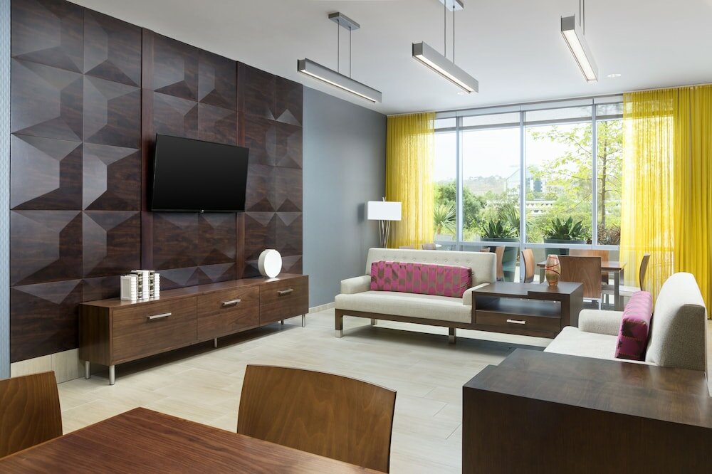 Фото Springhill Suites San Diego Mission Valley