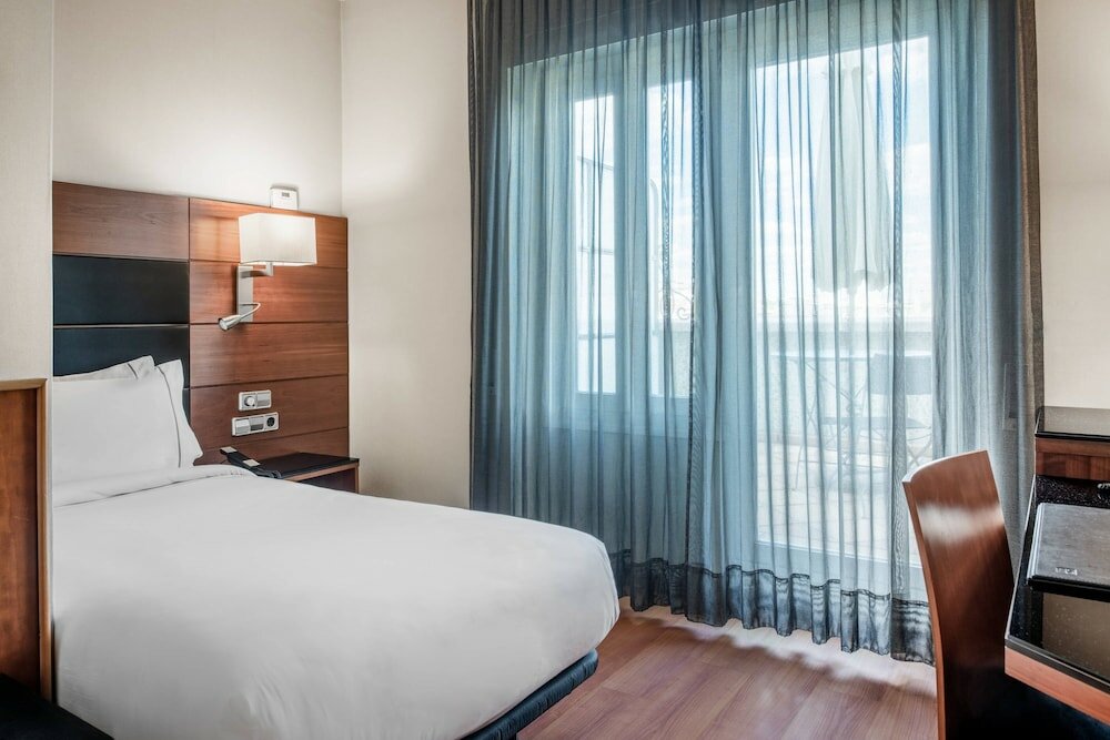 Фото AC Hotel Carlton Madrid