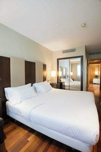 Внешний вид отеля Nh Ciudad de Valladolid в Вальядолиде, фото 2