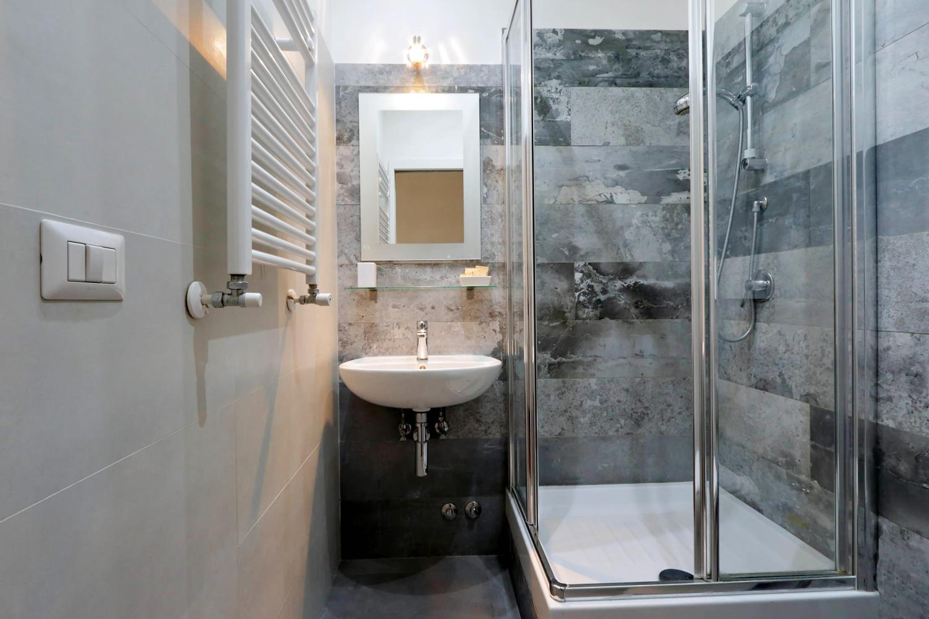 Фото NearHome Smart Suites Guest House