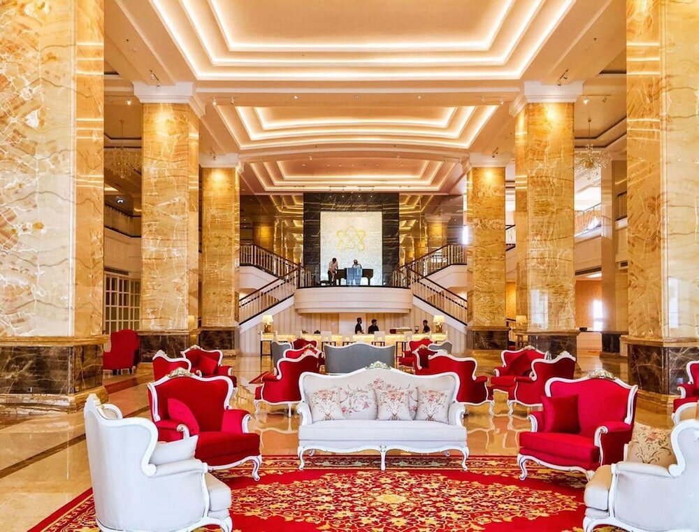 Фото Adimulia Hotel Medan