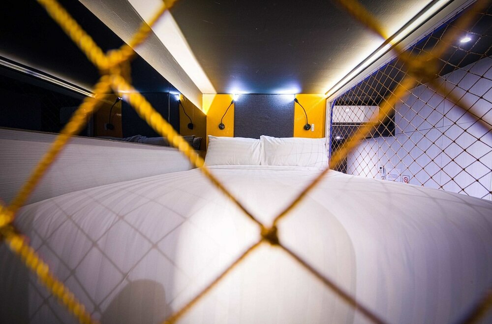 Фото CUBE Boutique Capsule Hotel Chinatown