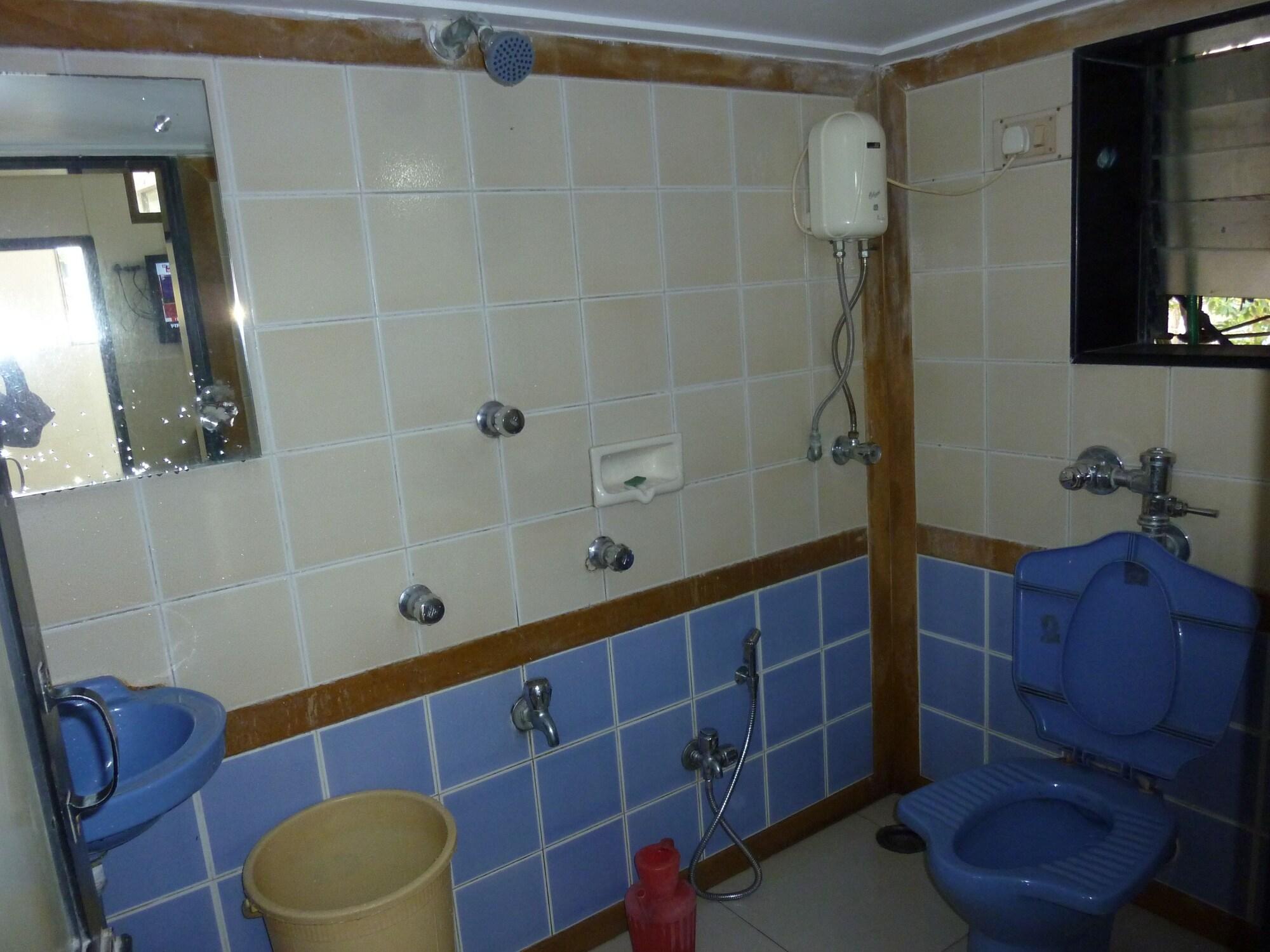 Фото Basera Hotel