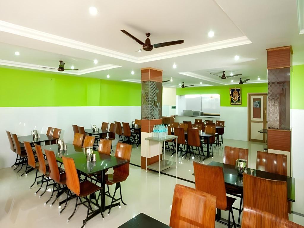 Фото Hotel Subham