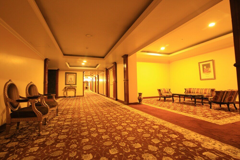Фото Dynasty Hotel