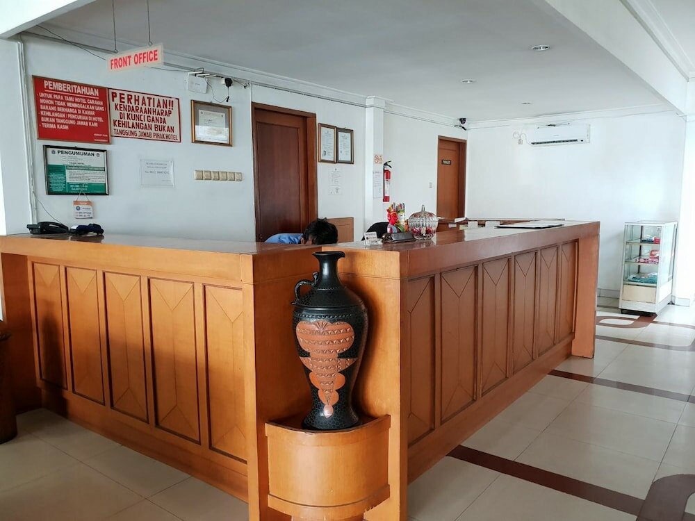 Фото Hotel Caravan