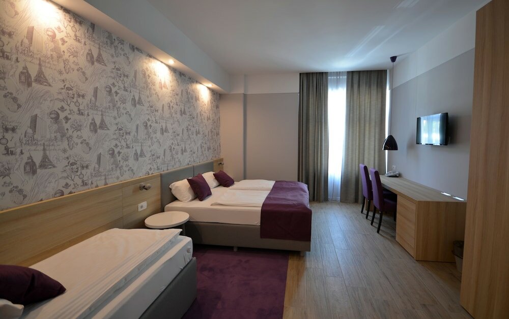 Фото Emonec Hotel