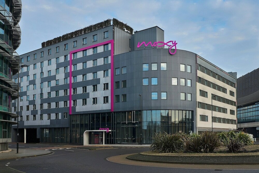 Фото Moxy Southampton
