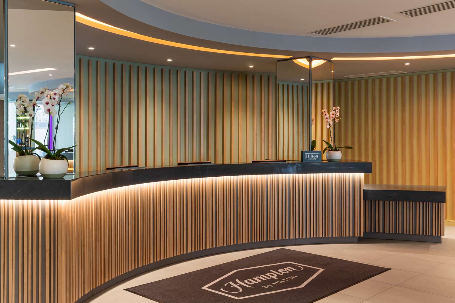 Фото Hampton by Hilton London Ealing